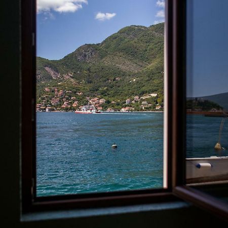 Romeo And Juliet Apartments Tivat Buitenkant foto