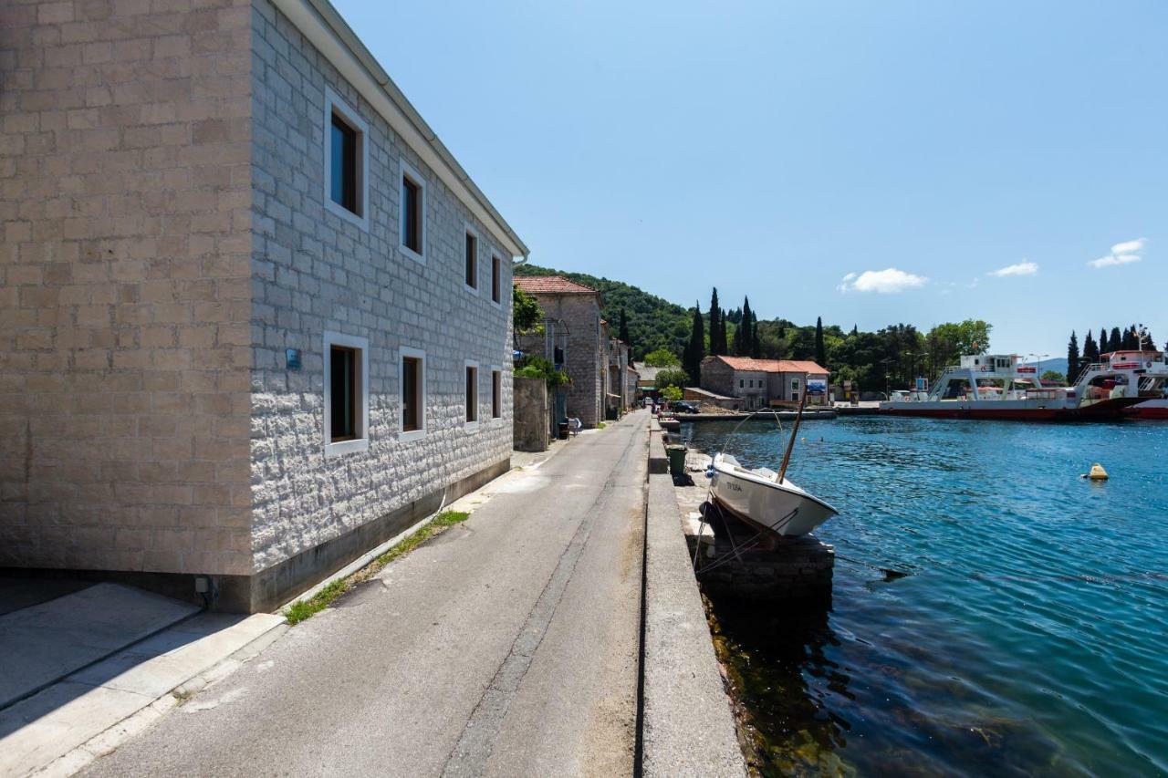 Romeo And Juliet Apartments Tivat Buitenkant foto