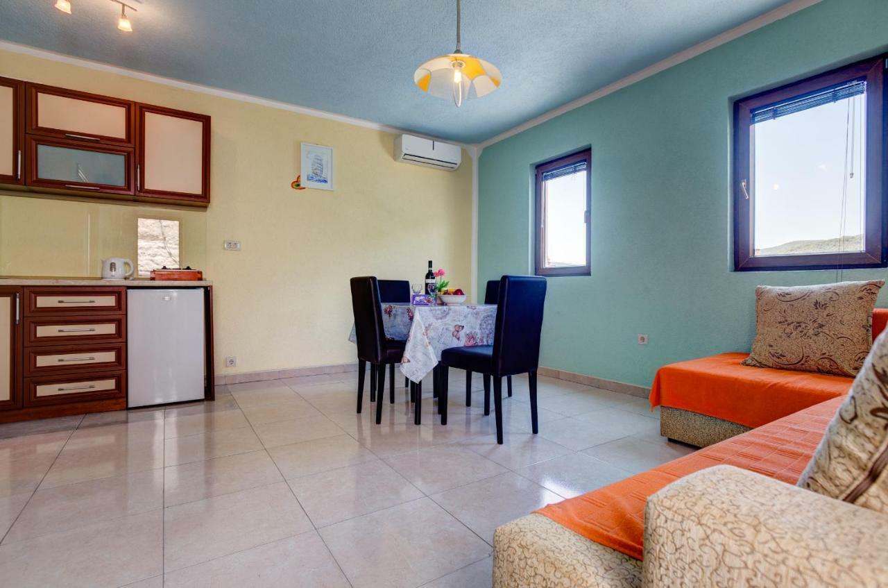 Romeo And Juliet Apartments Tivat Buitenkant foto